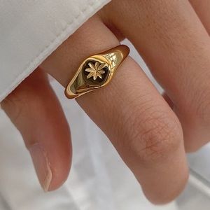 Statement star ring